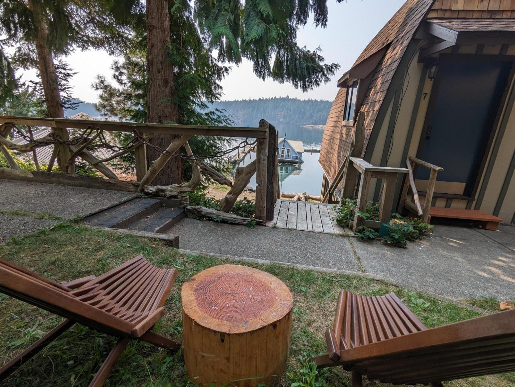 Jade Resort-Oceanfront Suites In Gowlland Harbour Heriot Bay Exteriér fotografie