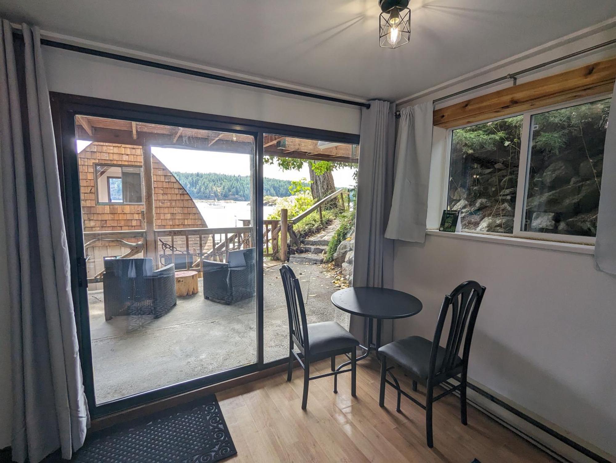 Jade Resort-Oceanfront Suites In Gowlland Harbour Heriot Bay Exteriér fotografie