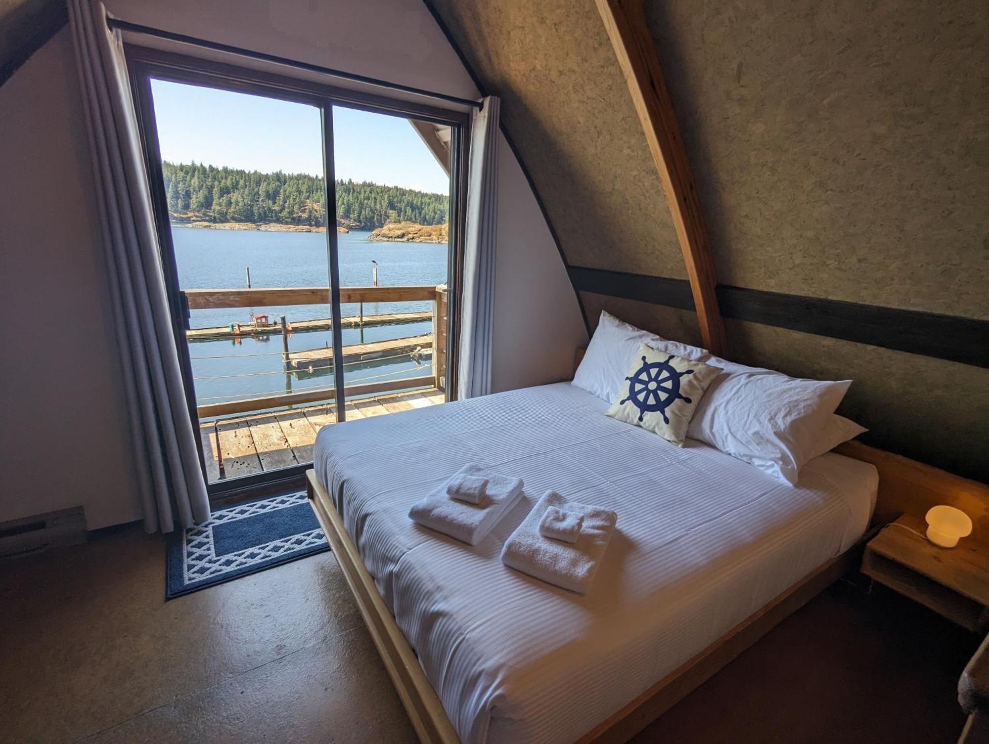 Jade Resort-Oceanfront Suites In Gowlland Harbour Heriot Bay Exteriér fotografie